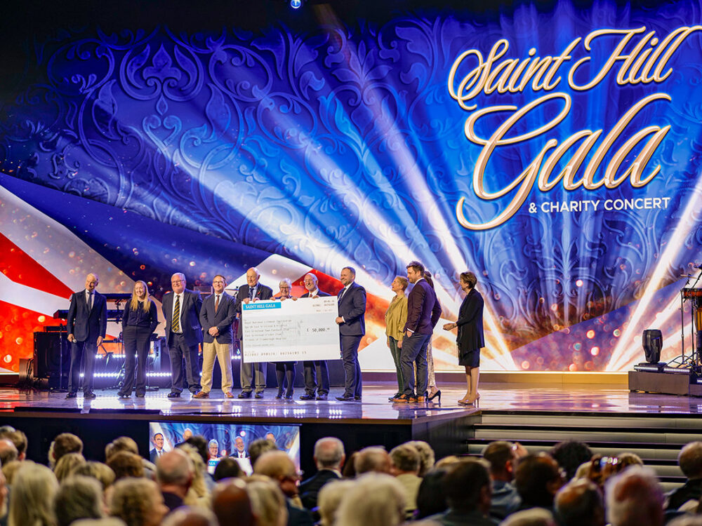 szcientológia jótékonysági koncert