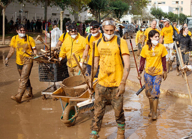 Önkéntes lelkészek segítenek