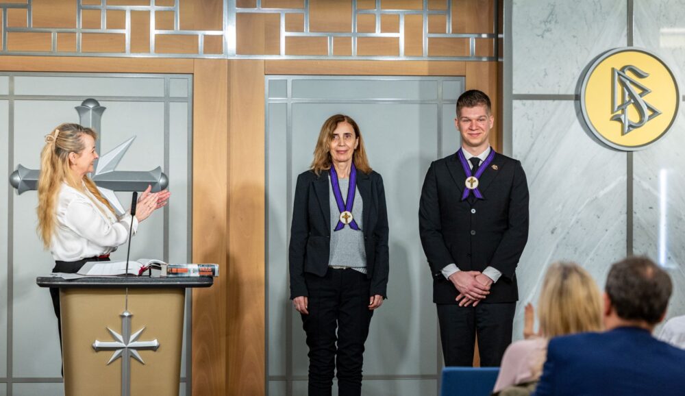 Lelkészavatás a szcientológia szertartáson